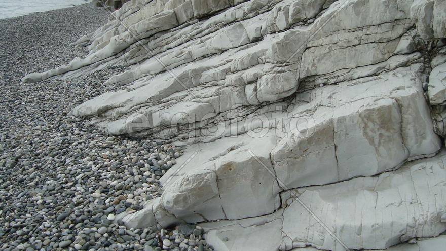 скалистый берег