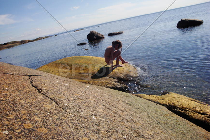 ребенок у воды