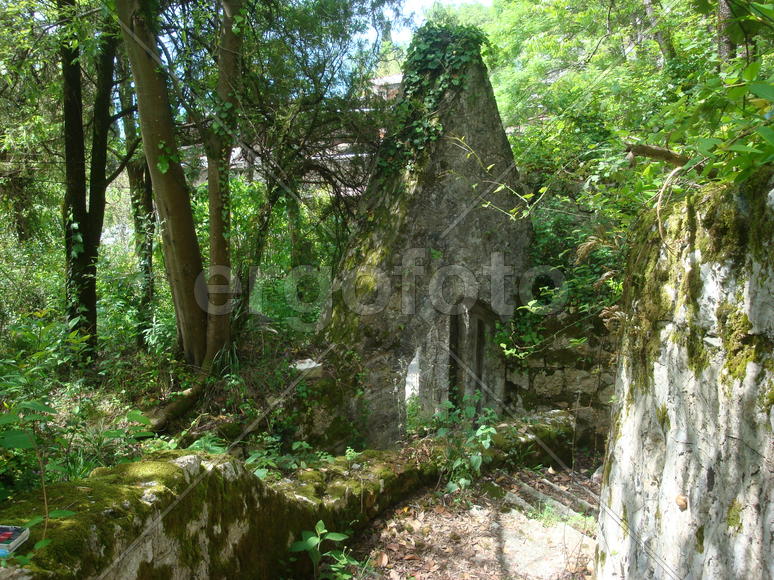 древний спуск