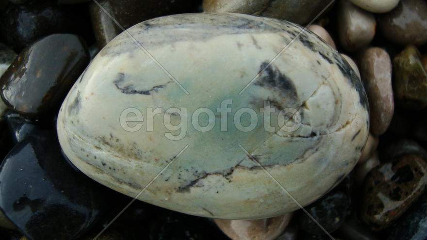 красивый камень