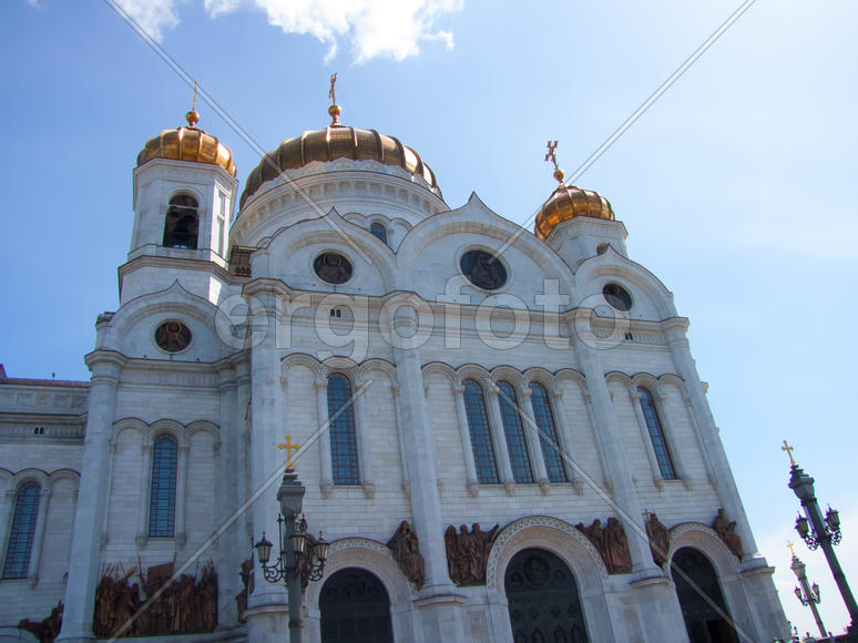 Храм Христа Спасителя. Вид снизу