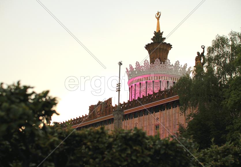 Один из павильонов ВДНХ