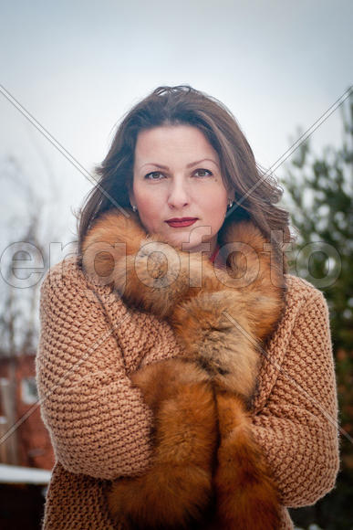Портрет женщины в мехах. опушка меховая