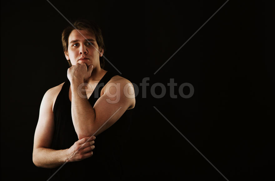 Студийный портрет парня. 