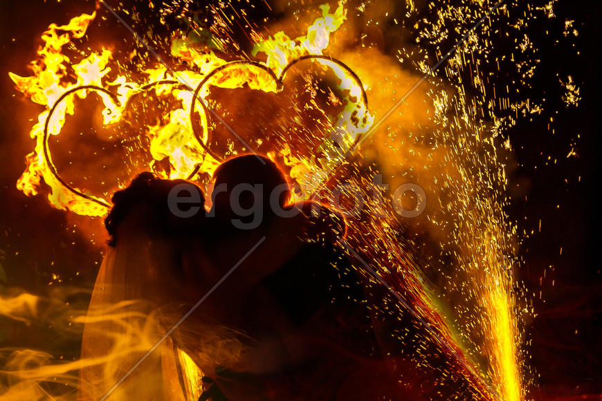 Молодожены