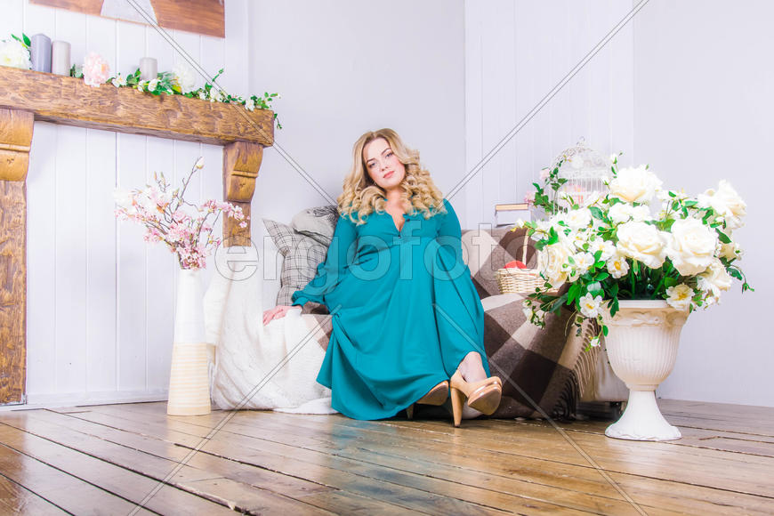 Девушка в студии