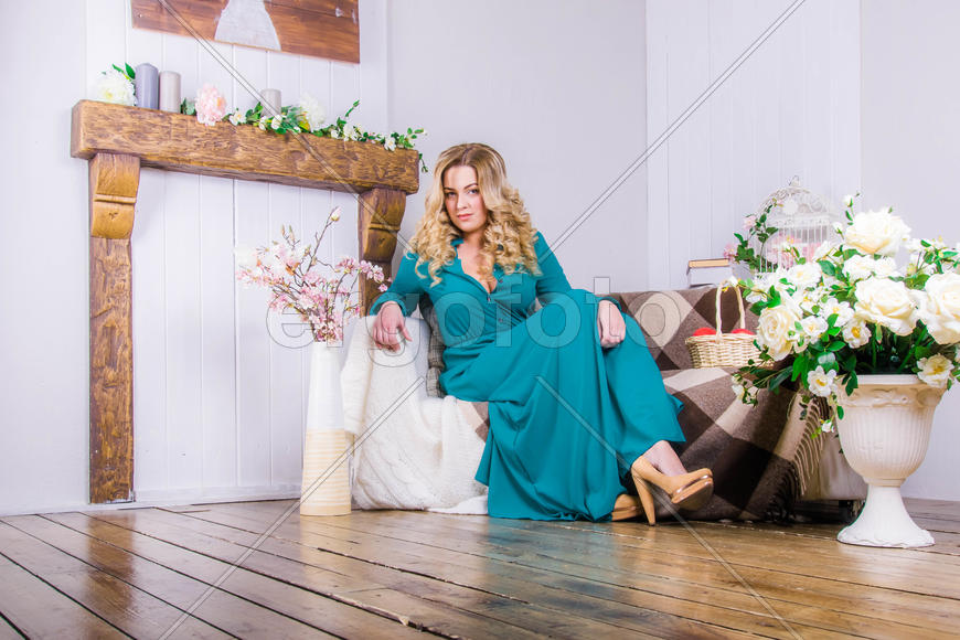 Девушка в студии