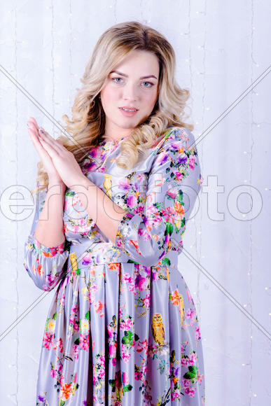 девушка в красивом платье