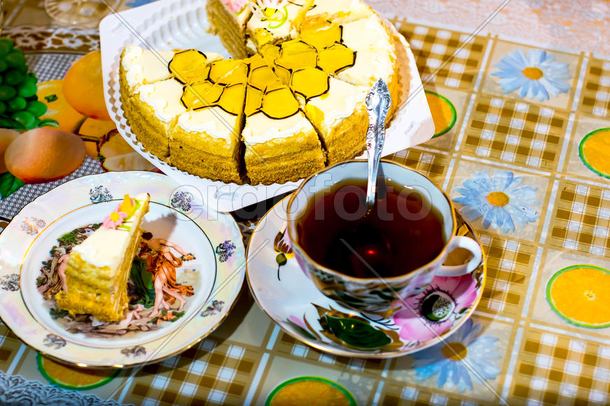 Натюрморт с чаем и тортиком 