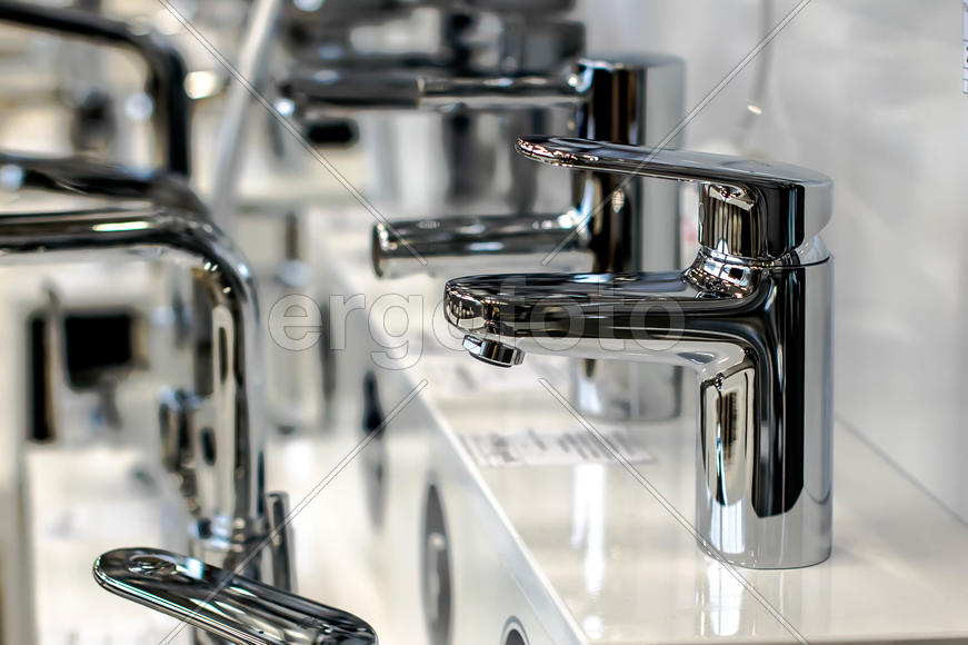 Сантехнические устройства. Хромированный кран 