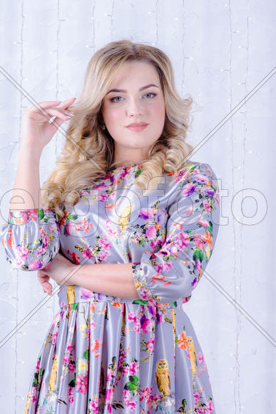 девушка в красивом платье