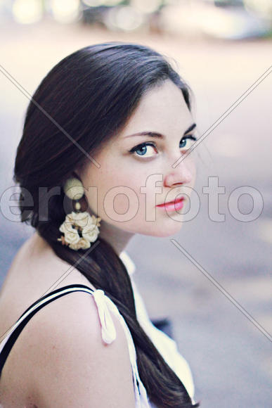 Портрет красивой девушки