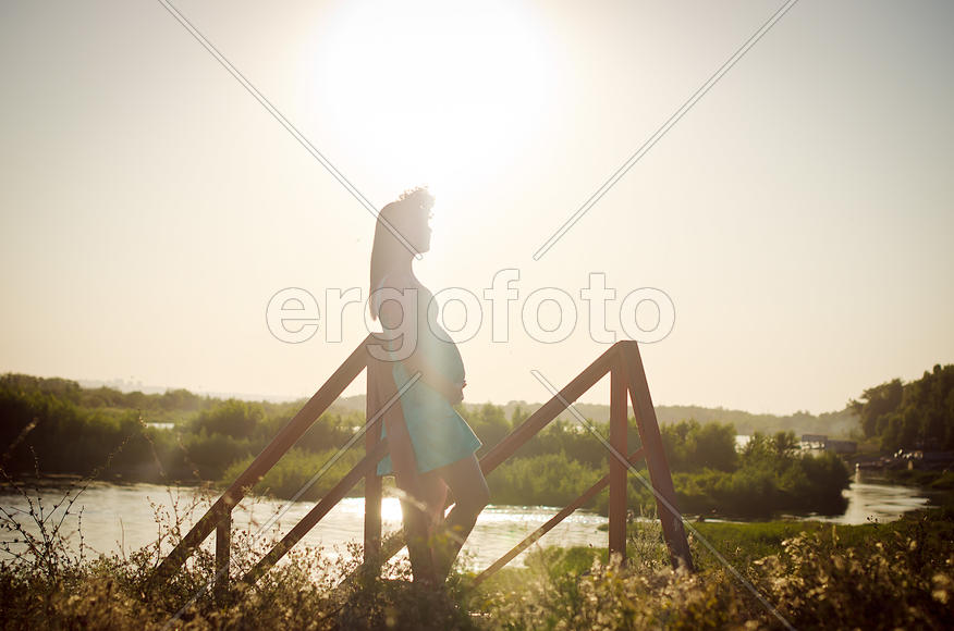 Портрет девушки в ожидании чуда