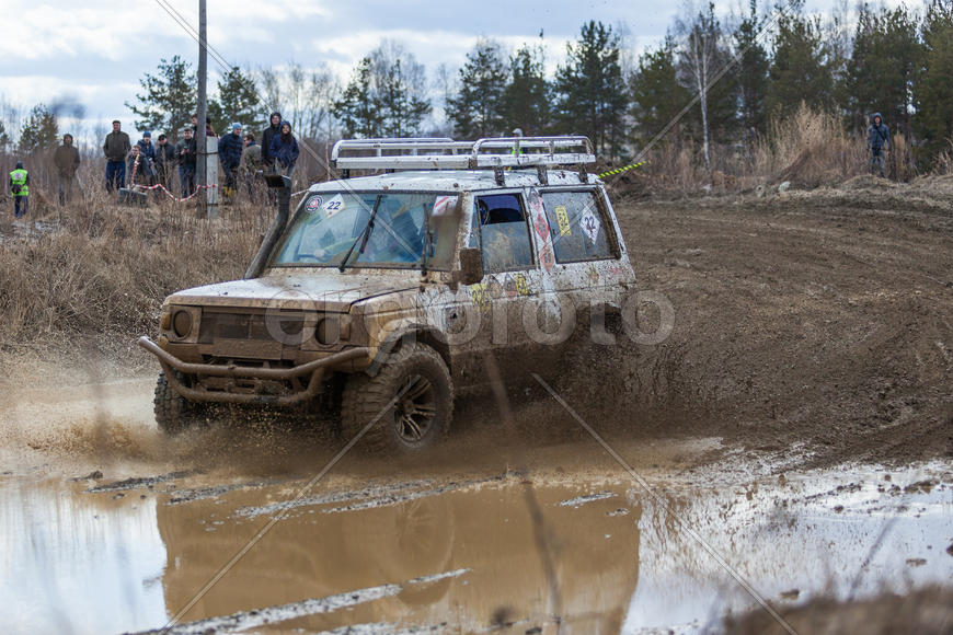 Автомобиль в грязи