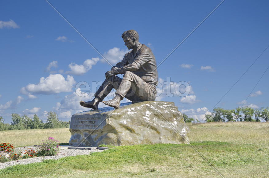 Памятник В. М. Шукшину