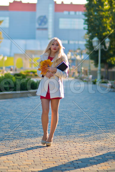 Мила. Портрет осенью