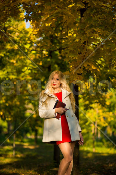 Мила. Портрет осенью