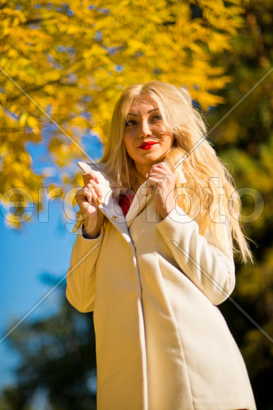 Мила. Портрет осенью