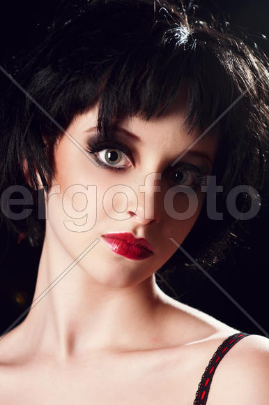 Портрет красивой девушки