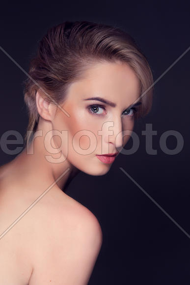 Через плечо