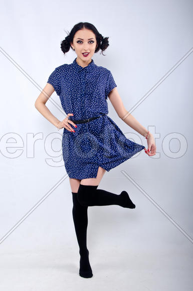 Девушка в платье