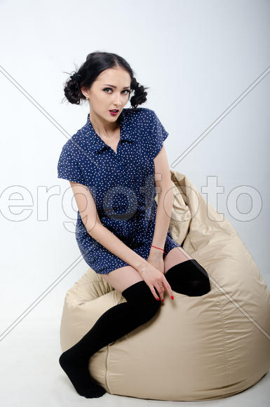 Девушка в платье