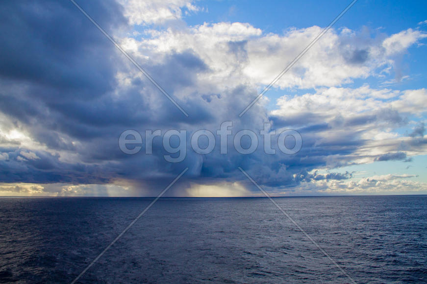 Небо в открытом океане