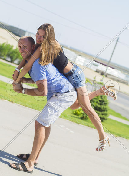 Вдвоем к вершинам. Портрет девушки и мужчины