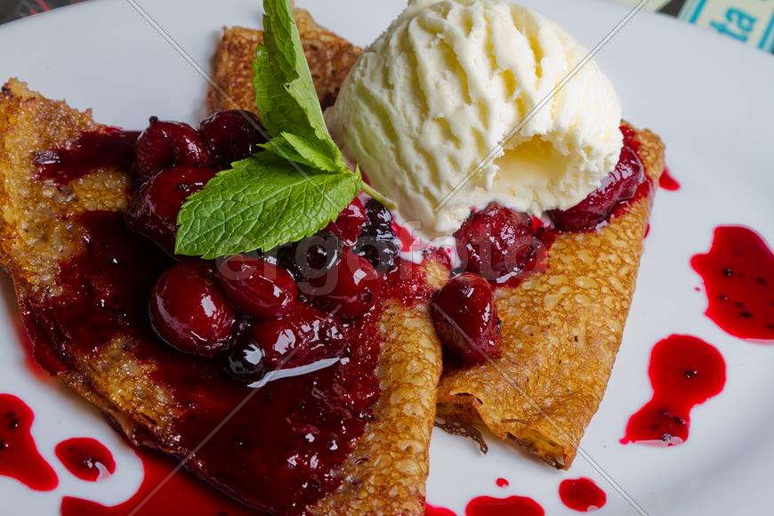 Натюрморт блинчики с вареньем