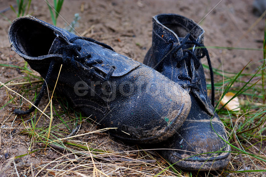 Старые ботинки