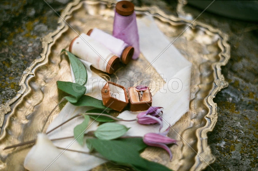 Нитки и цветы