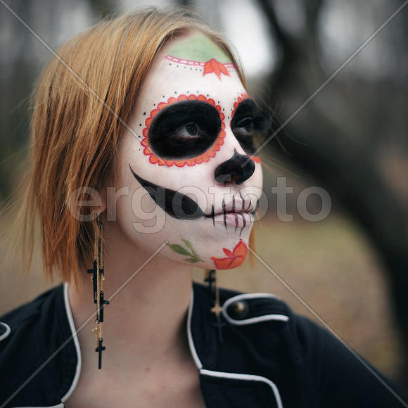 Портрет девушки в гриме