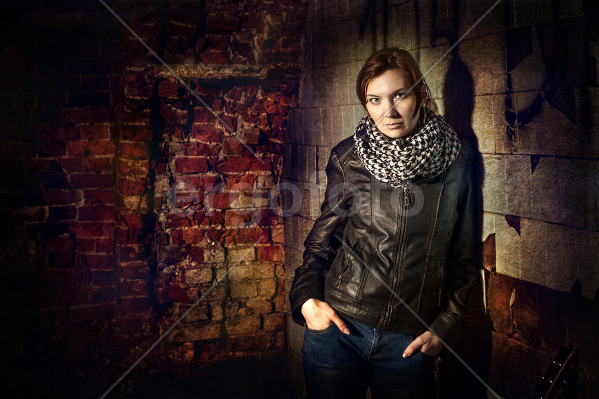 Женщина в куртке