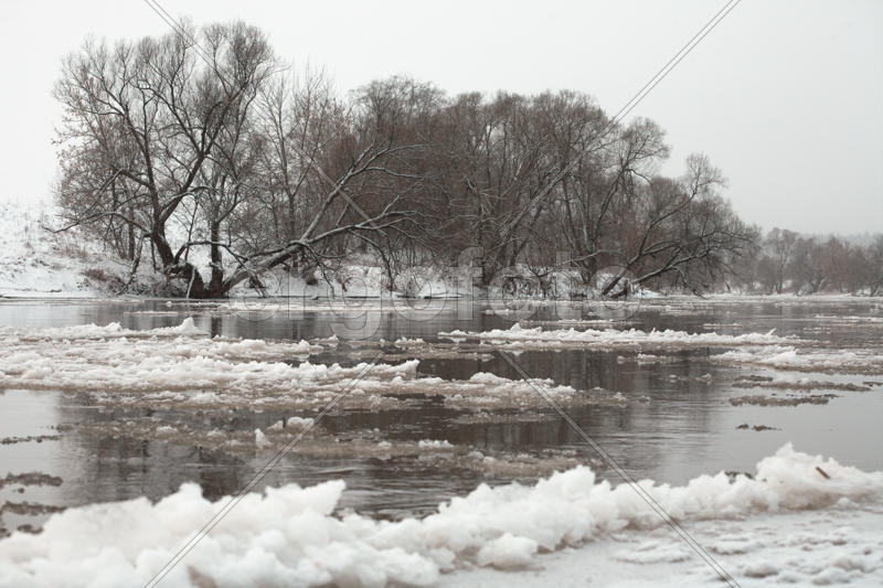 Зимняя река