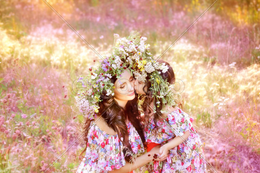 Мать и дочка