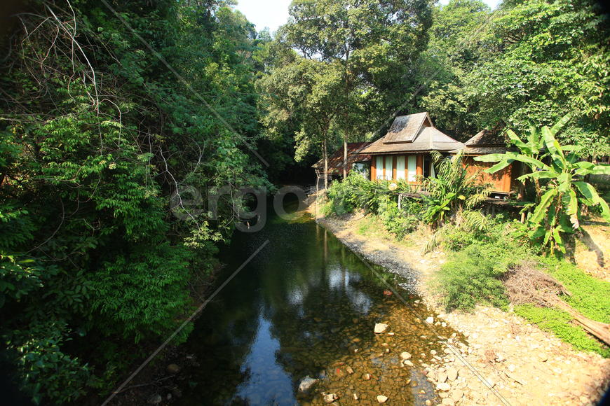 Домик у речки