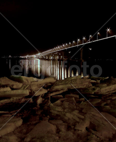 Ночной пейзаж и лёд