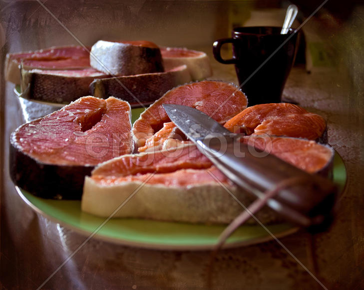 Рыба красного цвета