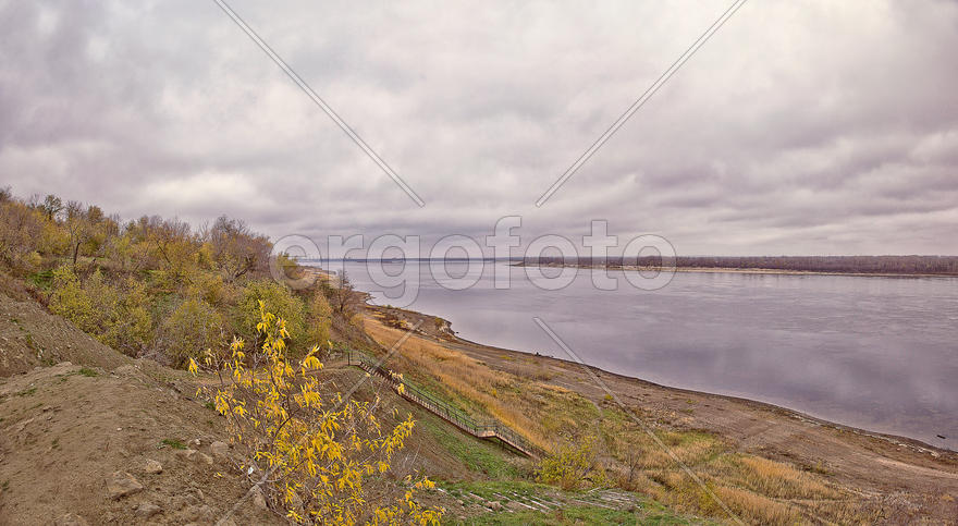 Осенние облака над Волгой