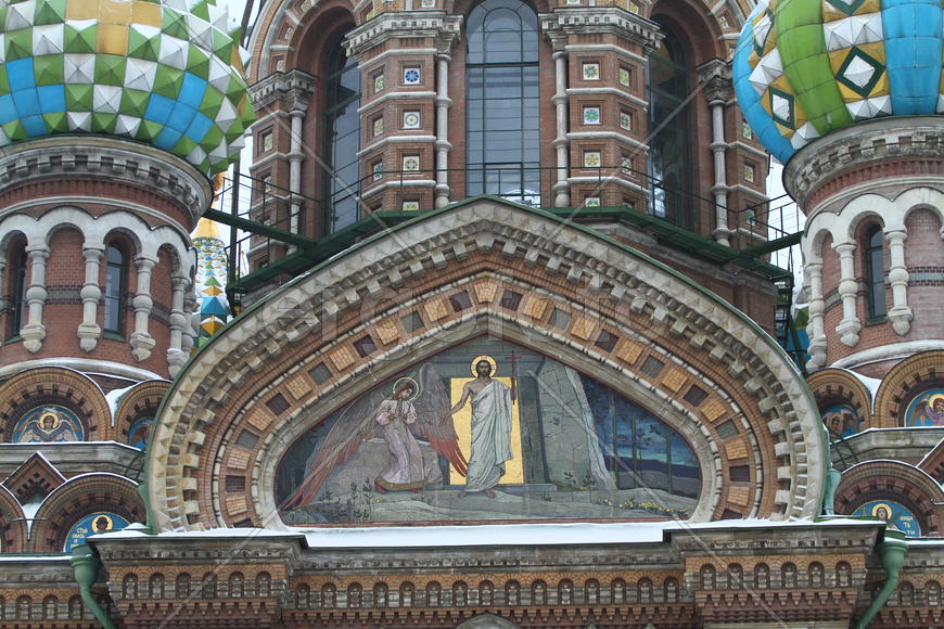 Фрески на стенах древнего здания 