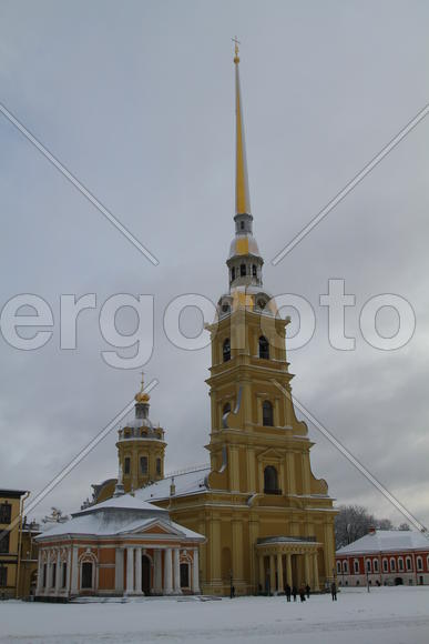 Вид на Петропавловский собор