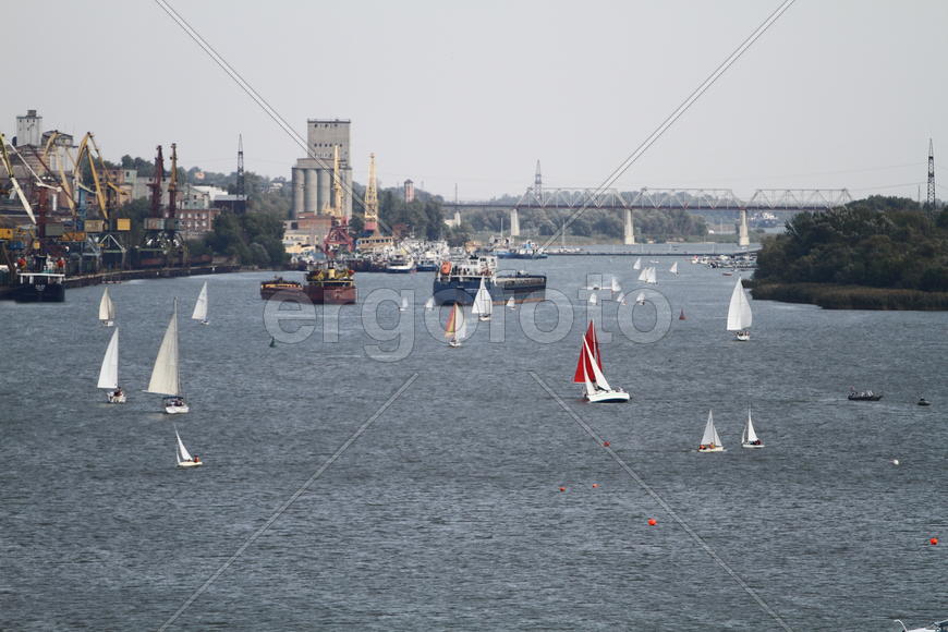 Яхты в море 