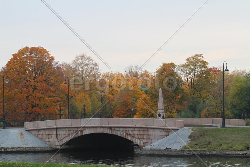 Каменный арочный мост 