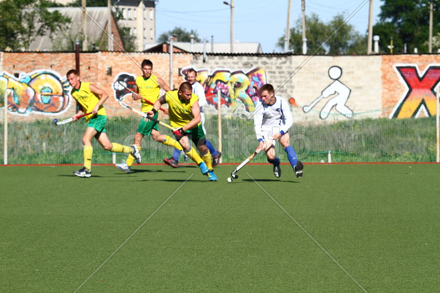 Трое против одного