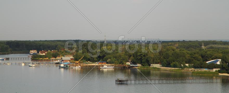 Панорамный вид на причалы 