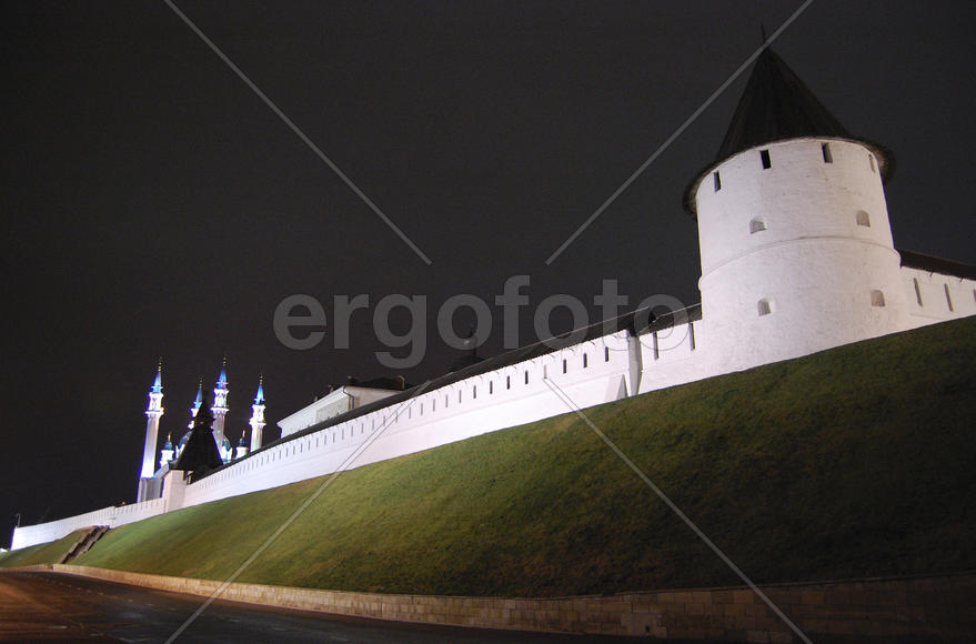 Казанский кремль ночью