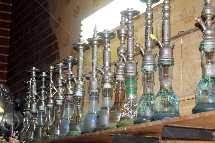 Кальяны в уличном кафе
