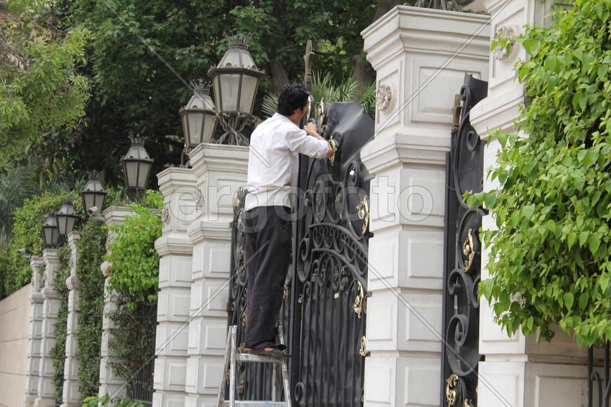 Починка ворот