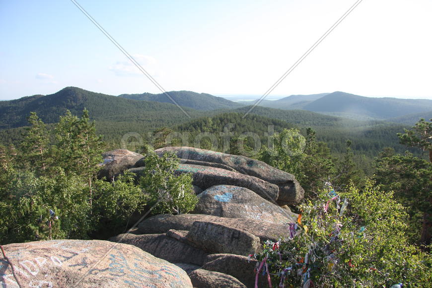 Горы и камни