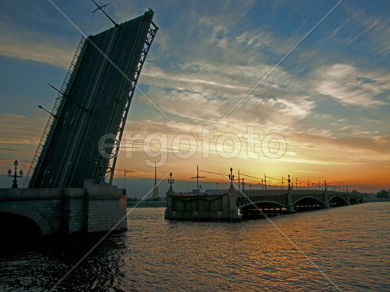 Троицкий мост